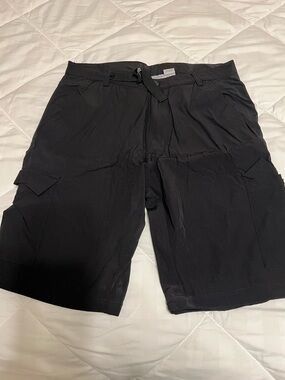 Men's Black Cargo Shorts with Utility Pockets